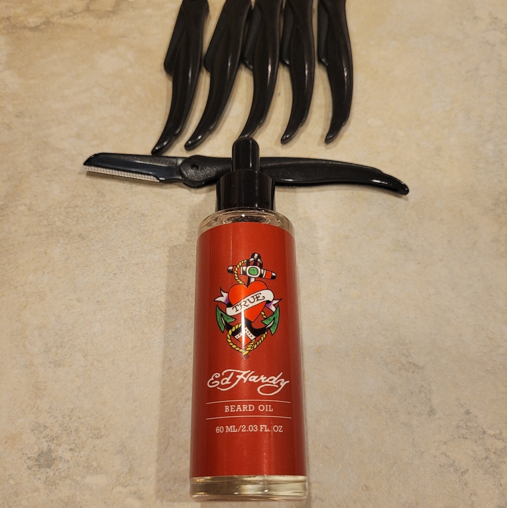 Ed Hardy Beard Oil & Stick Razor bundle - Picture 2 of 7